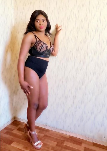 Shakira, Г. Рефтинский