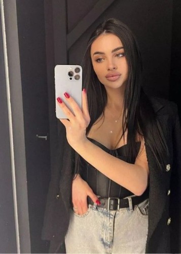 Вика, Г. Рефтинский