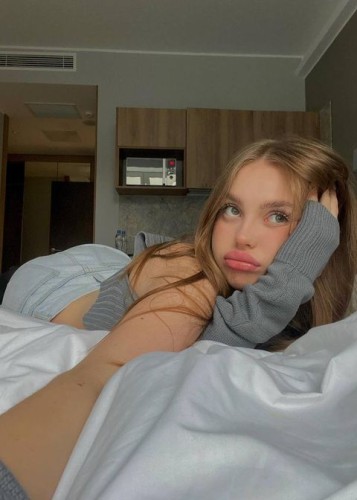 Юля, Г. Рефтинский